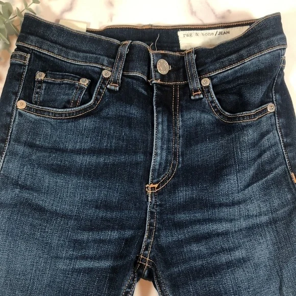 Rag & bone 10 Inch Capri Skinny Jeans in Stanwix Wash Released Raw Hem, Size 24 - Picture 7 of 16